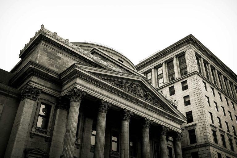 COBOL, Système informatique des banques : la bombe à retardement